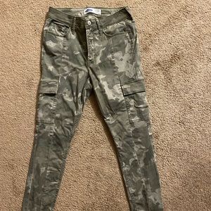 Old Navy women's Rockstar green camouflage High Rise Super Skinny jeans, size 4